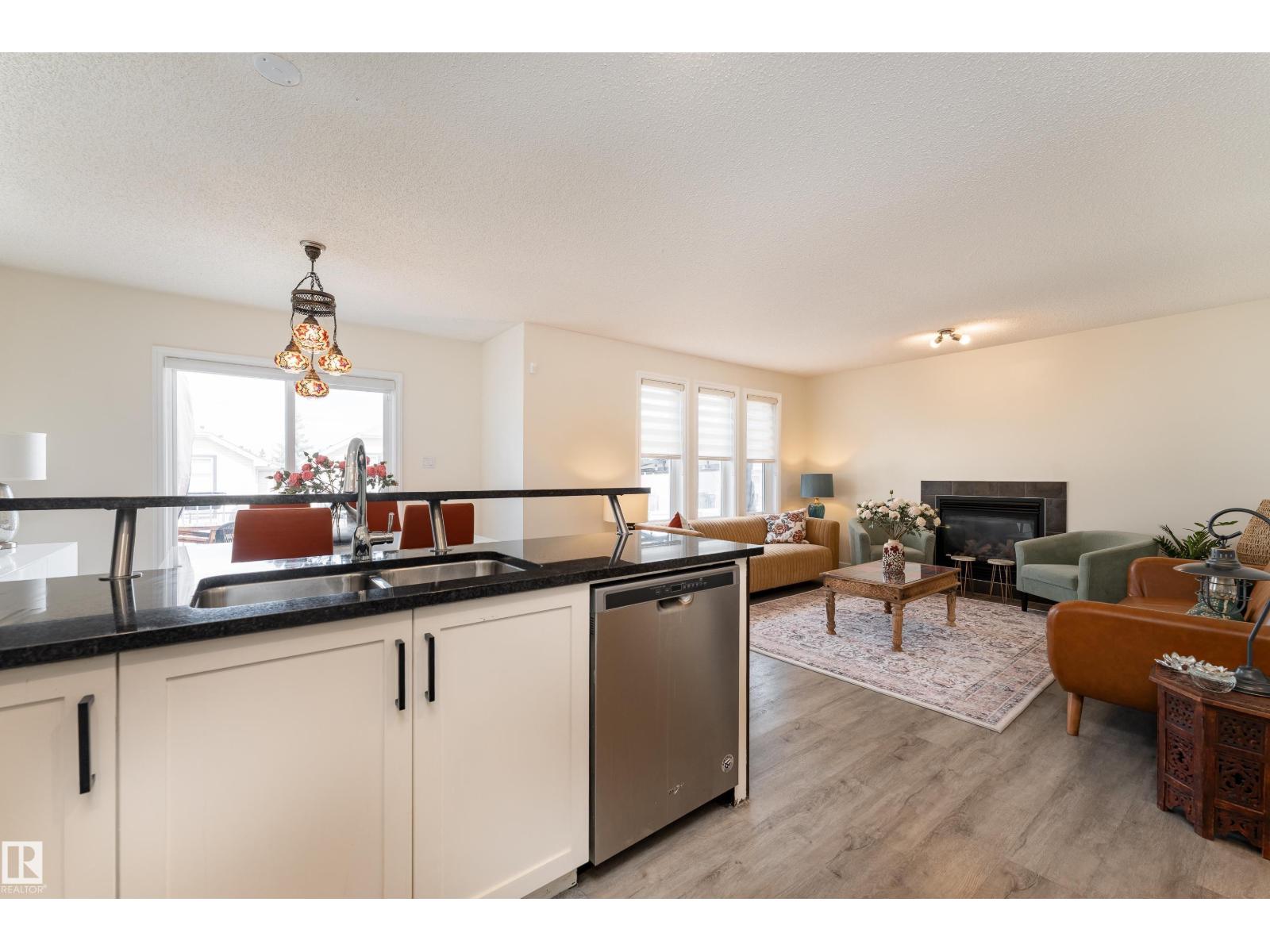 9538 Simpson Co Nw, Edmonton, Alberta  T6R 0T8 - Photo 8 - E4485784