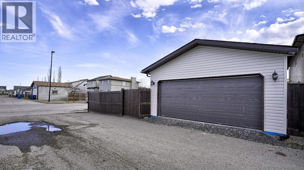2064 Reunion Boulevard Nw, Airdrie, Alberta  T4B 0J2 - Photo 50 - A2296686