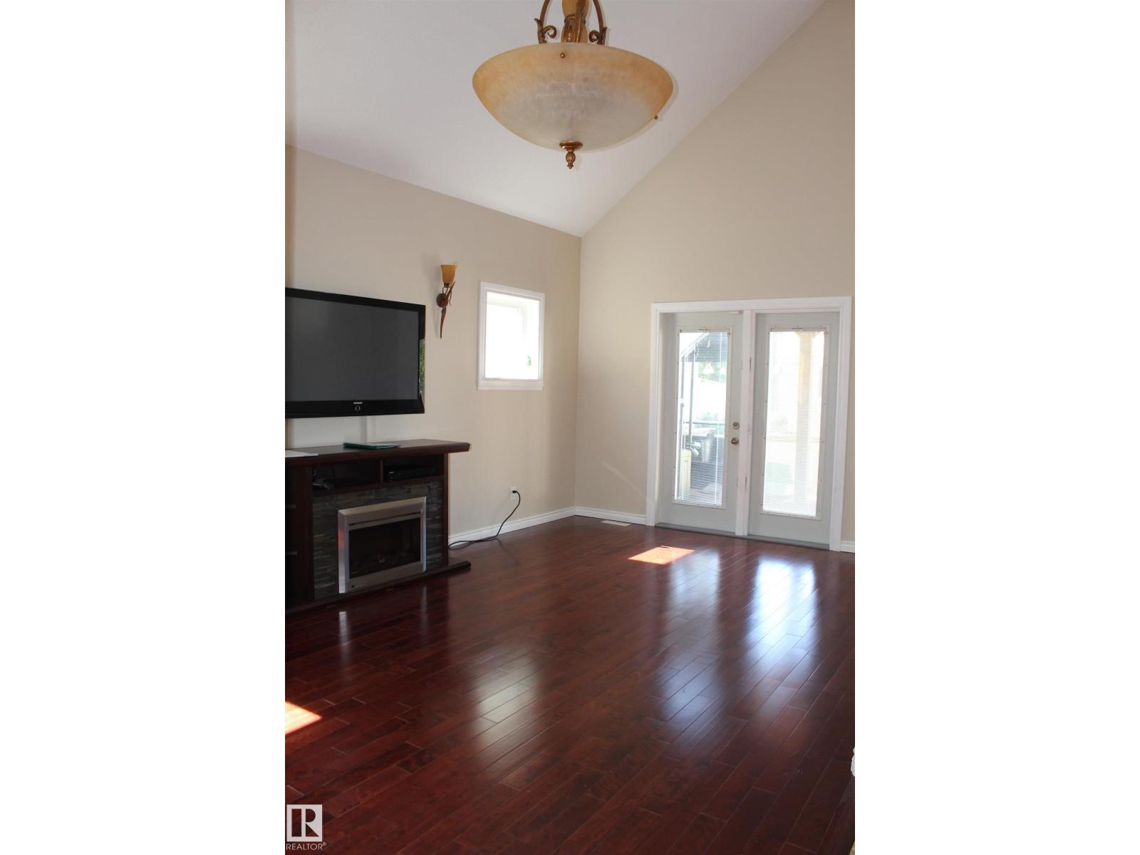 5027 52 Av, Mundare, Alberta  T0B 3H0 - Photo 3 - E4485782