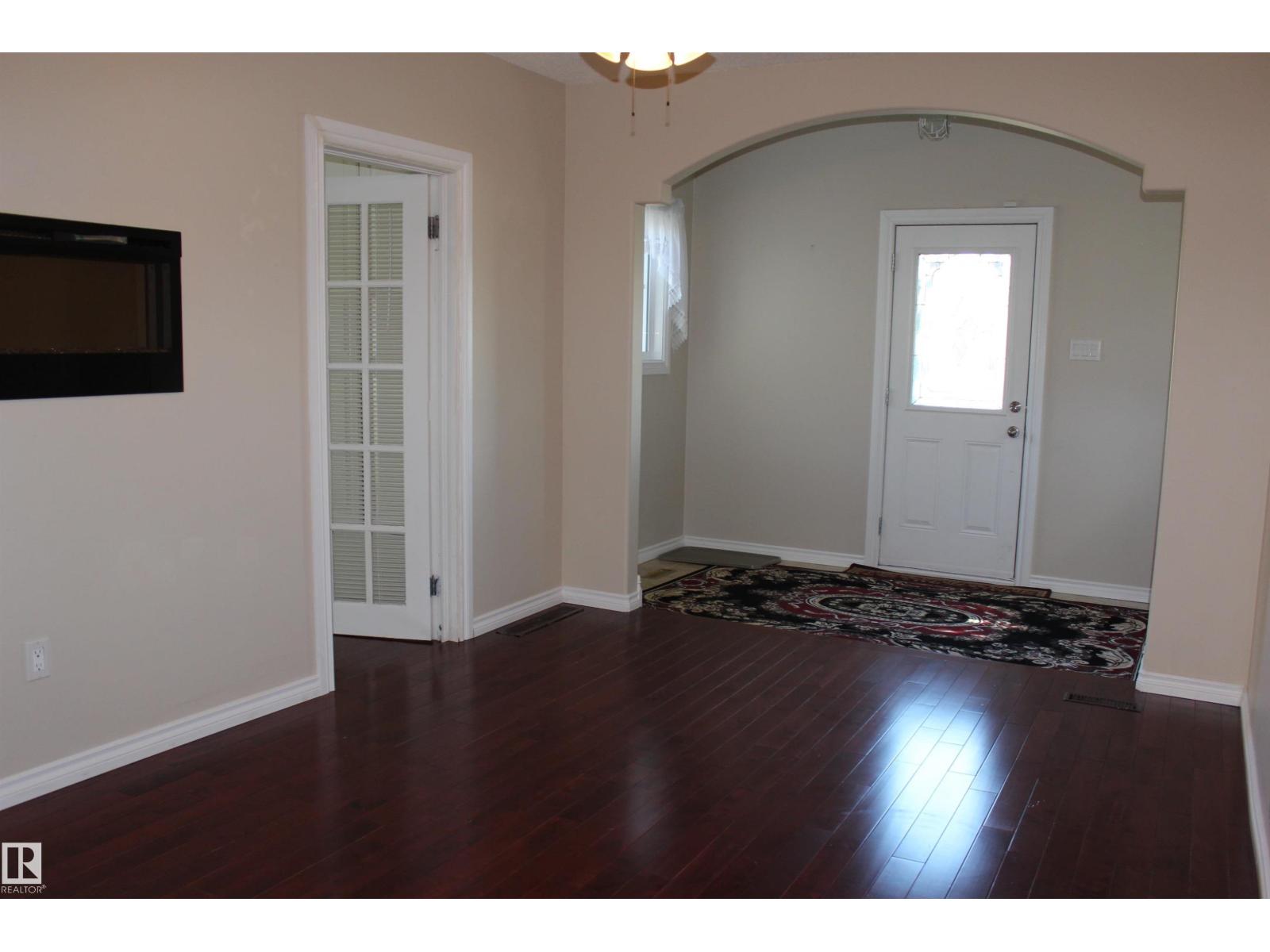 5027 52 Av, Mundare, Alberta  T0B 3H0 - Photo 10 - E4485782