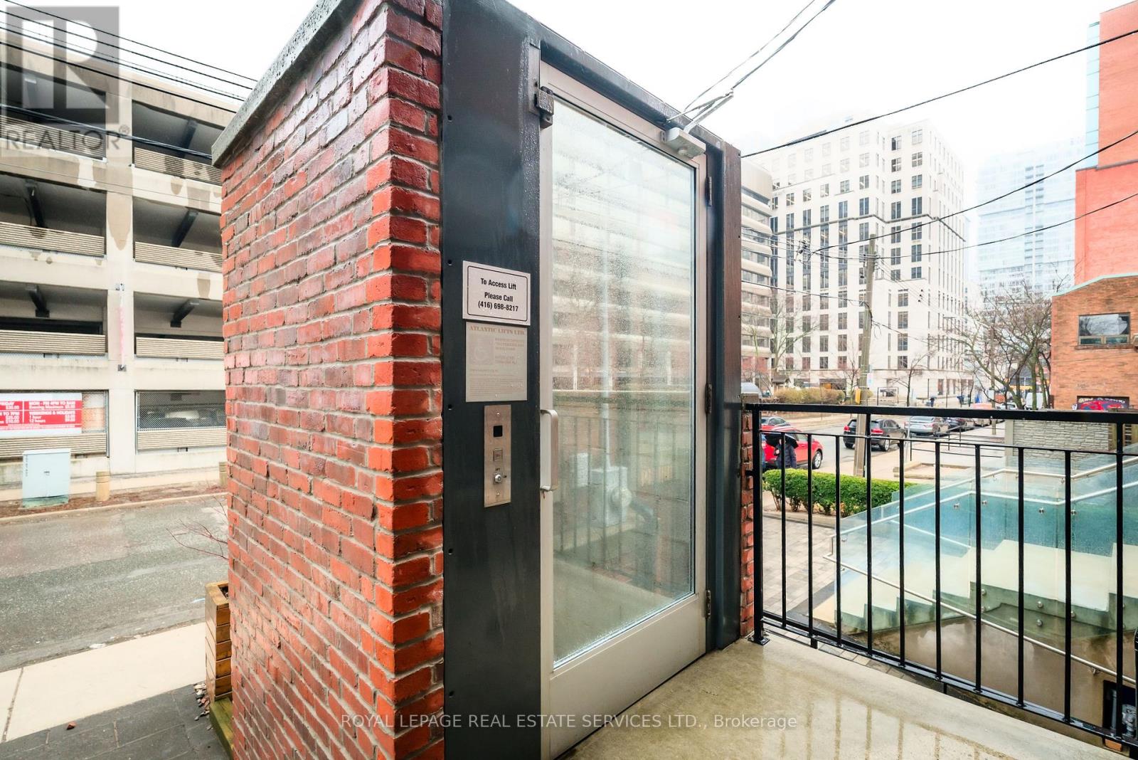 54 1/2 St Patrick Street, Toronto, Ontario  M5T 1V1 - Photo 4 - C12909320