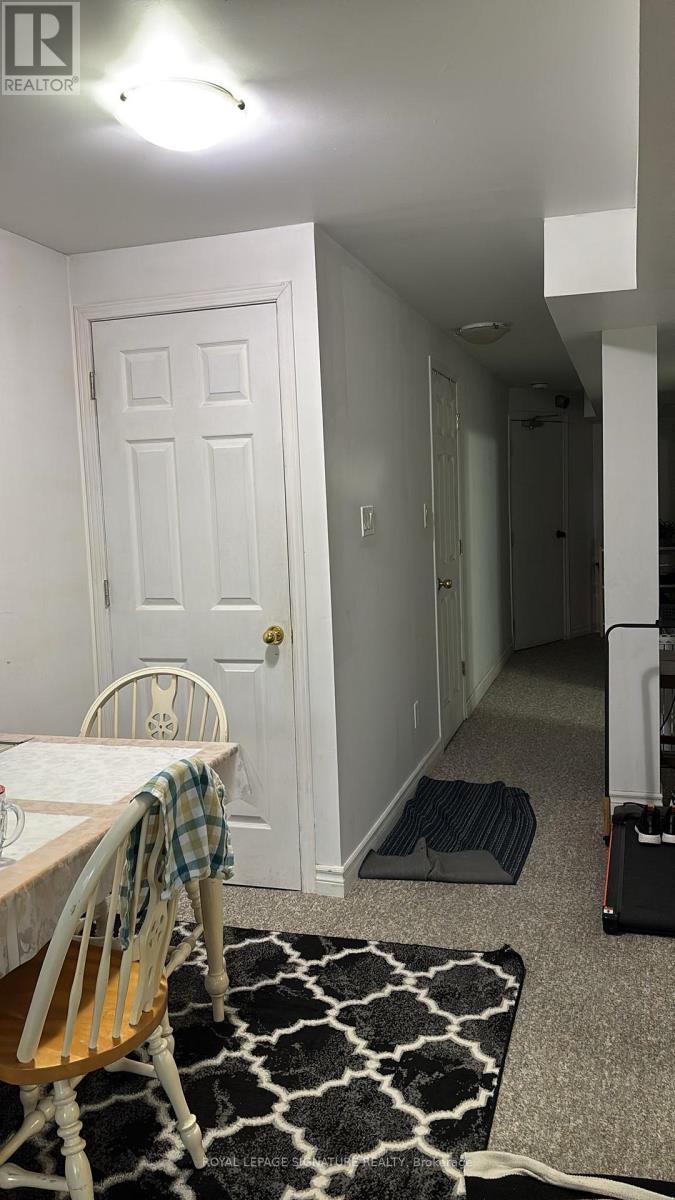 1585 Avonmore Square, Pickering, Ontario  L1V 7H5 - Photo 7 - E13027968