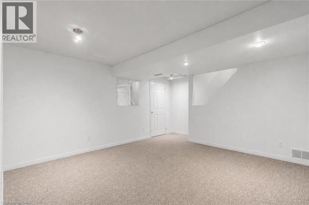 425 Erinbrook Drive, Kitchener, Ontario  N2E 3S4 - Photo 25 - 40824154