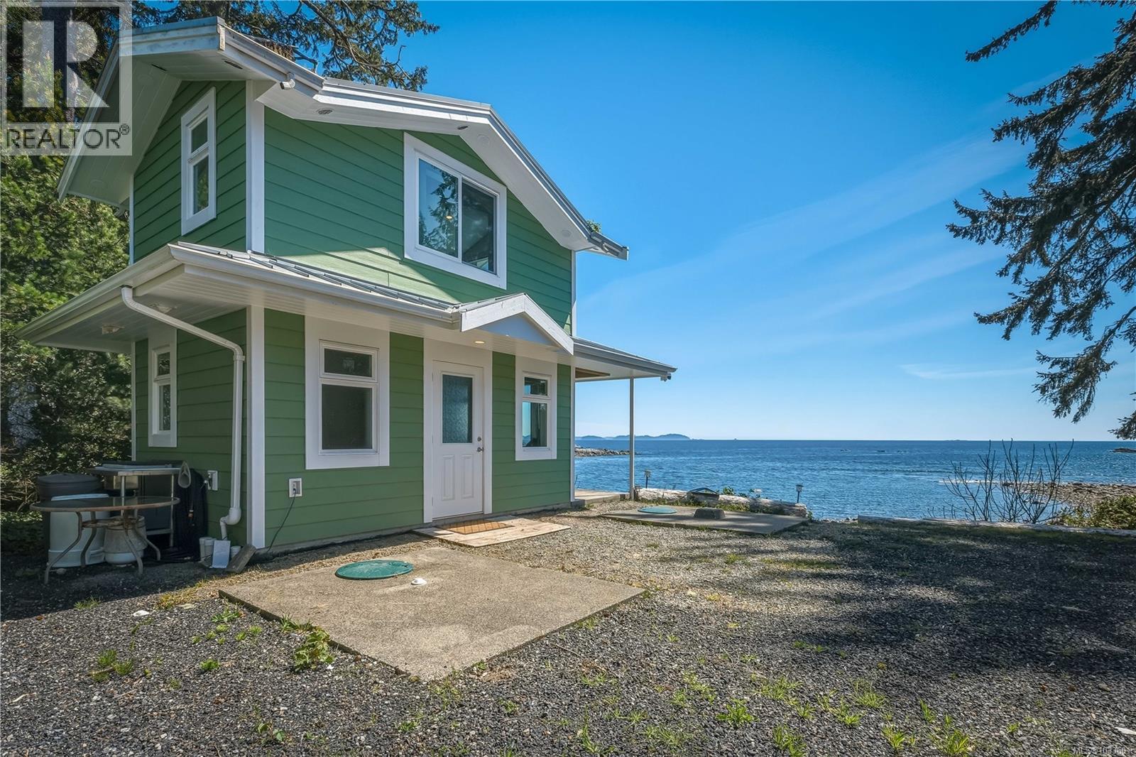1006 Seventh Ave, Ucluelet, British Columbia