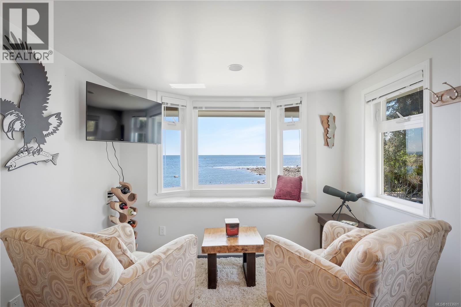 1006 Seventh Ave, Ucluelet, British Columbia  V0R 3A0 - Photo 2 - 1033601