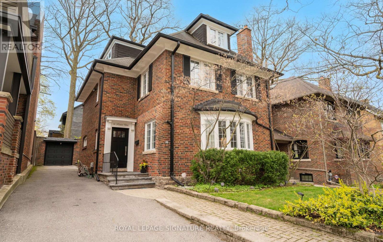 86 HUDSON DRIVE, Toronto, Ontario