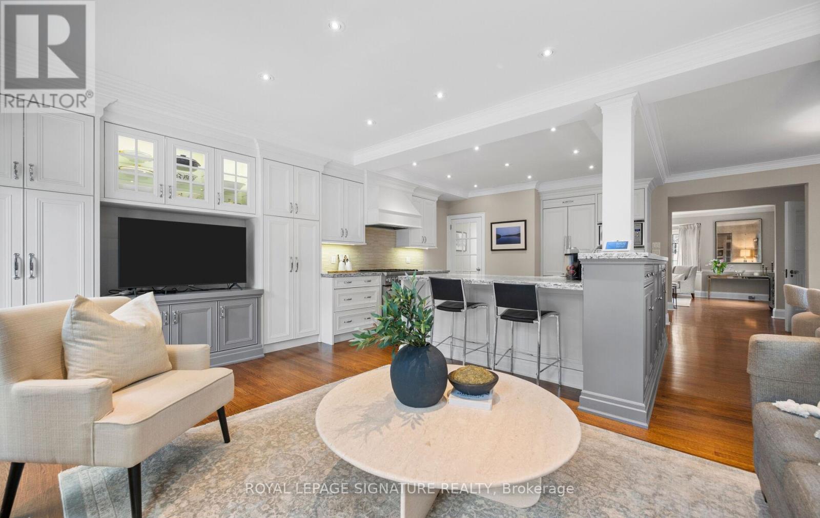 86 Hudson Drive, Toronto, Ontario  M4T 2K3 - Photo 5 - C13085198