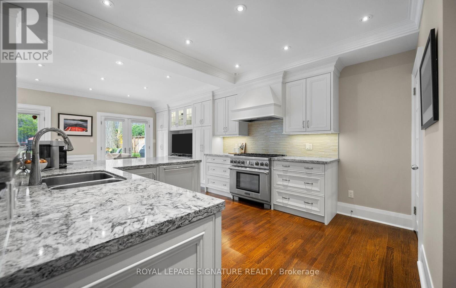 86 Hudson Drive, Toronto, Ontario  M4T 2K3 - Photo 6 - C13085198