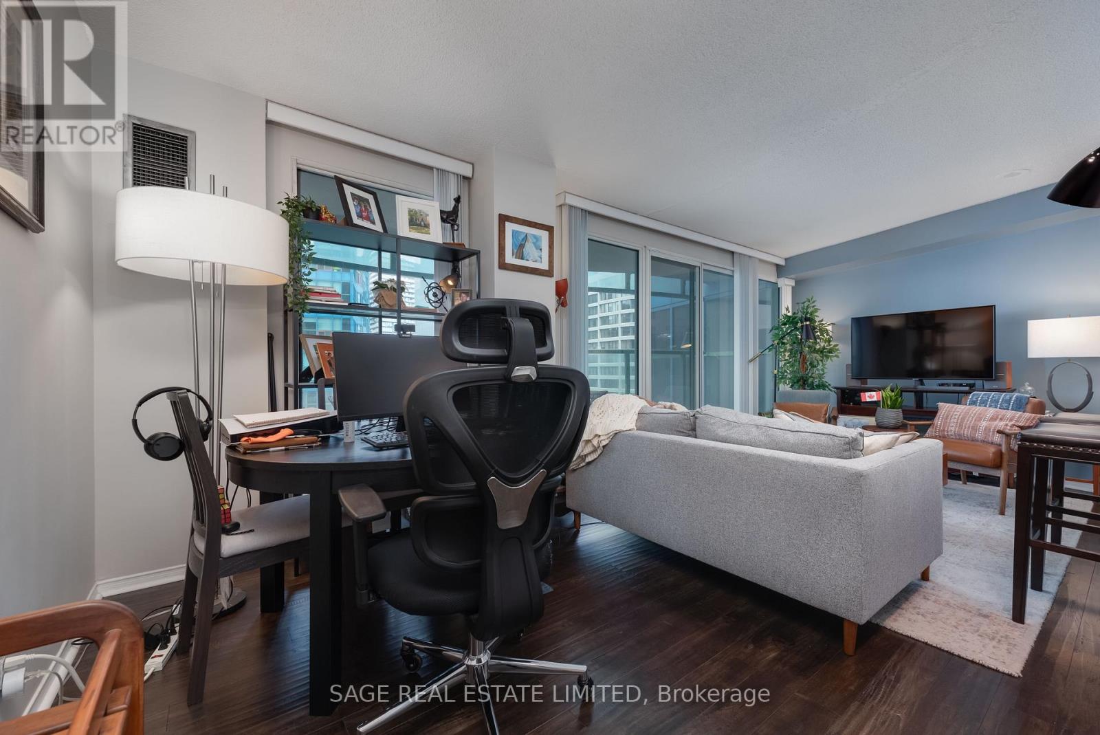 3101 - 99 Harbour Square, Toronto (Waterfront Communities), Ontario  M5J 2H2 - Photo 11 - C13085248