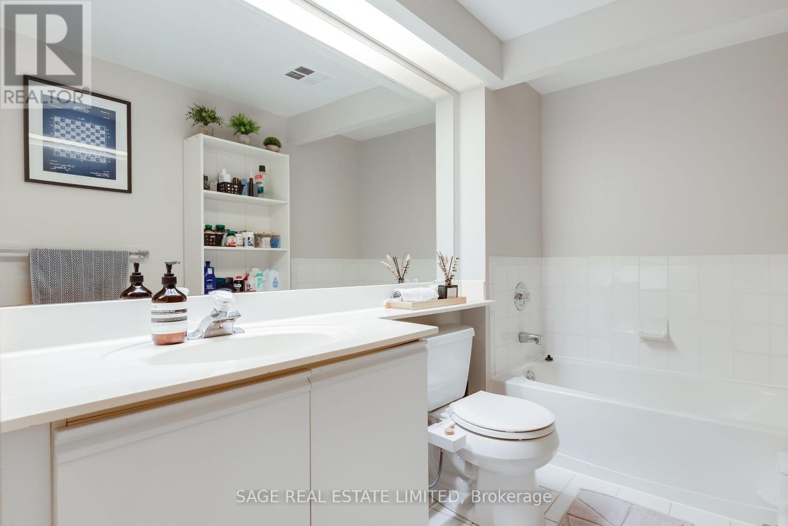 3101 - 99 Harbour Square, Toronto (Waterfront Communities), Ontario  M5J 2H2 - Photo 12 - C13085248