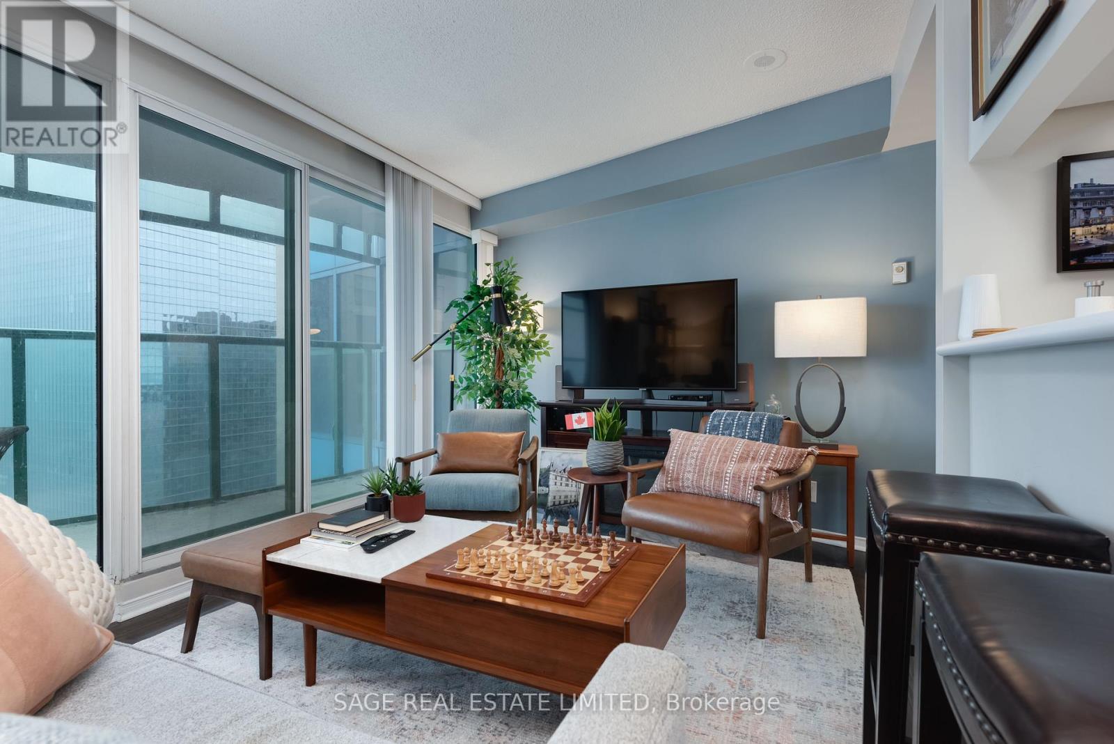 3101 - 99 Harbour Square, Toronto (Waterfront Communities), Ontario  M5J 2H2 - Photo 2 - C13085248