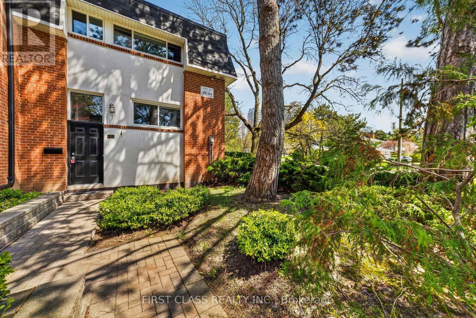 38 - 96 GEORGE HENRY BOULEVARD, Toronto, Ontario