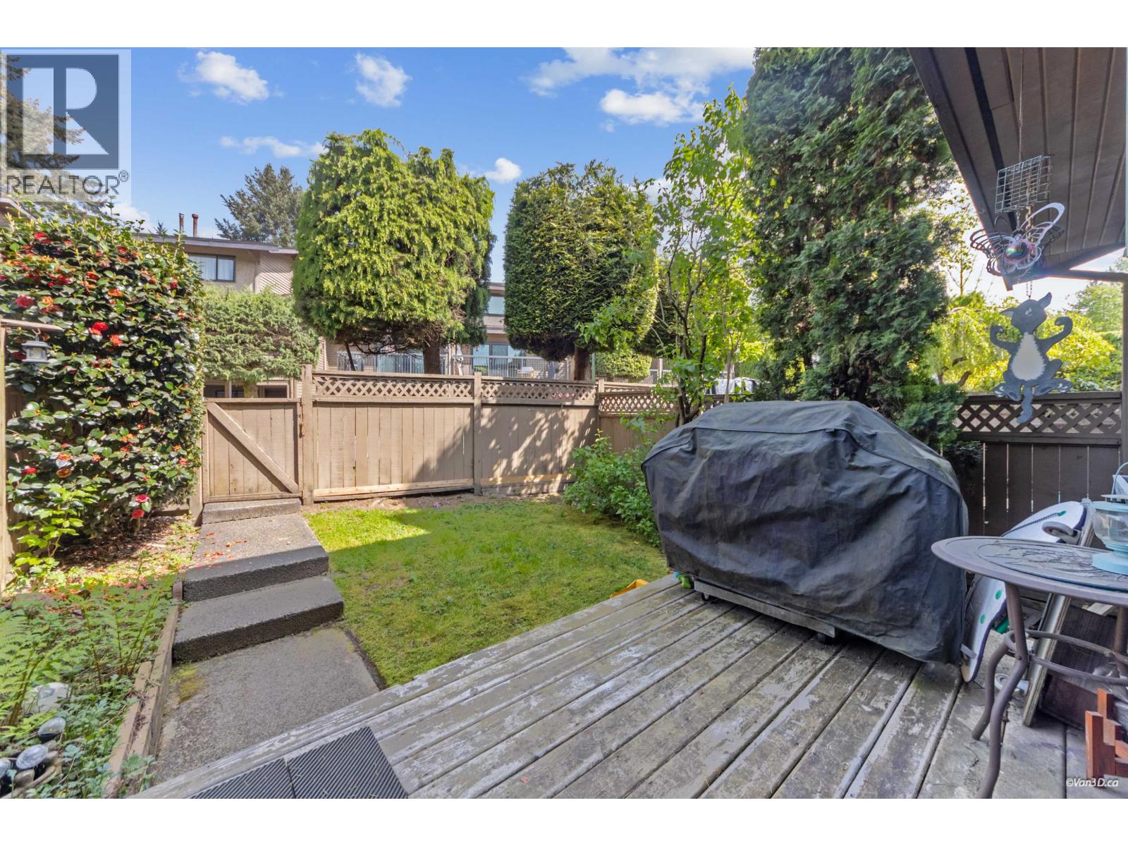6884 Bromley Court, Burnaby, British Columbia  V5B 4R4 - Photo 3 - R3118915