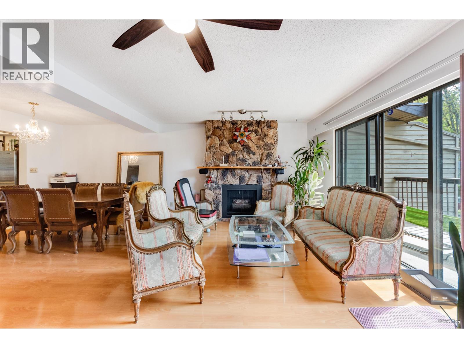 6884 Bromley Court, Burnaby, British Columbia  V5B 4R4 - Photo 7 - R3118915