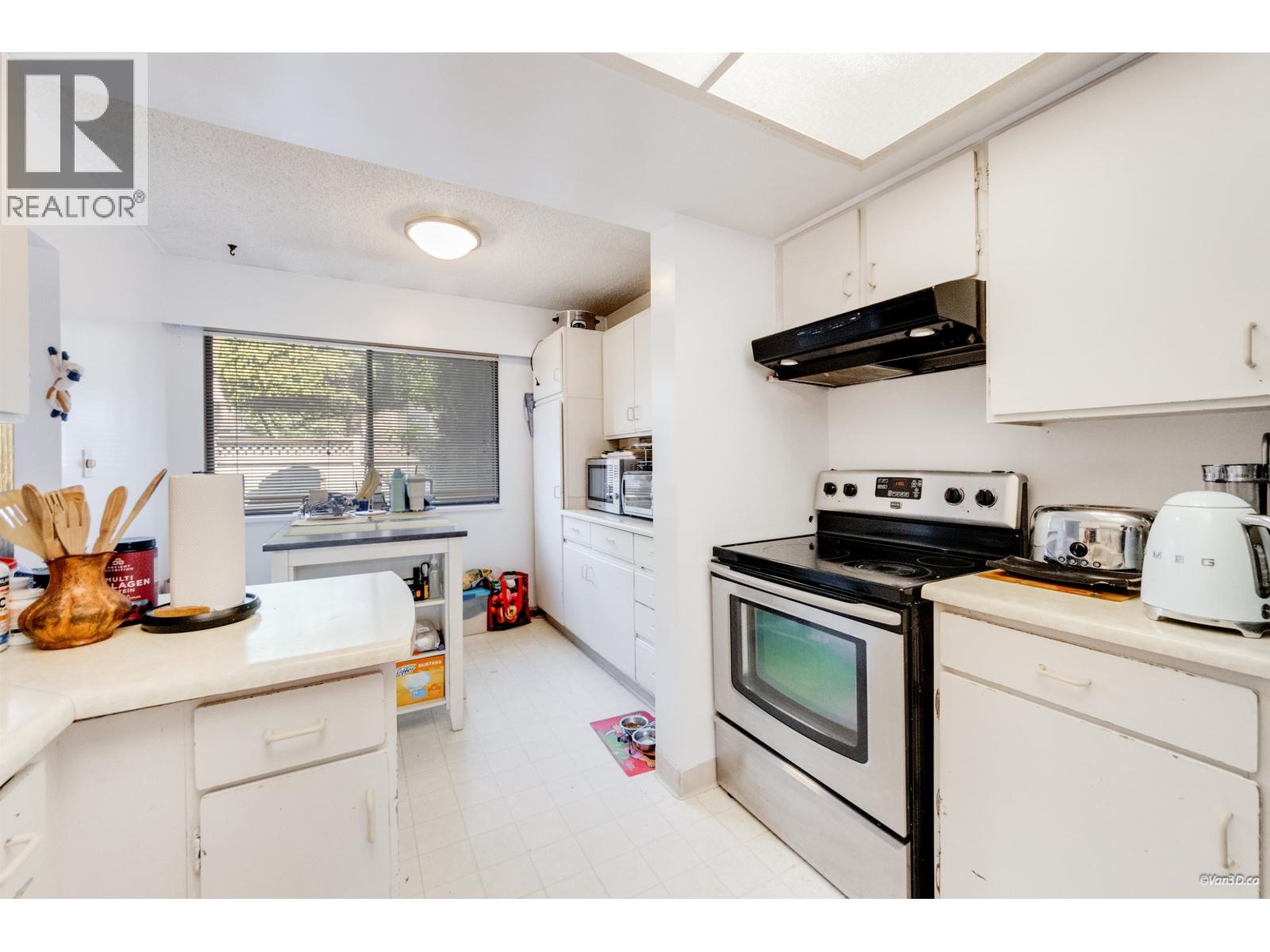 6884 Bromley Court, Burnaby, British Columbia  V5B 4R4 - Photo 14 - R3118915