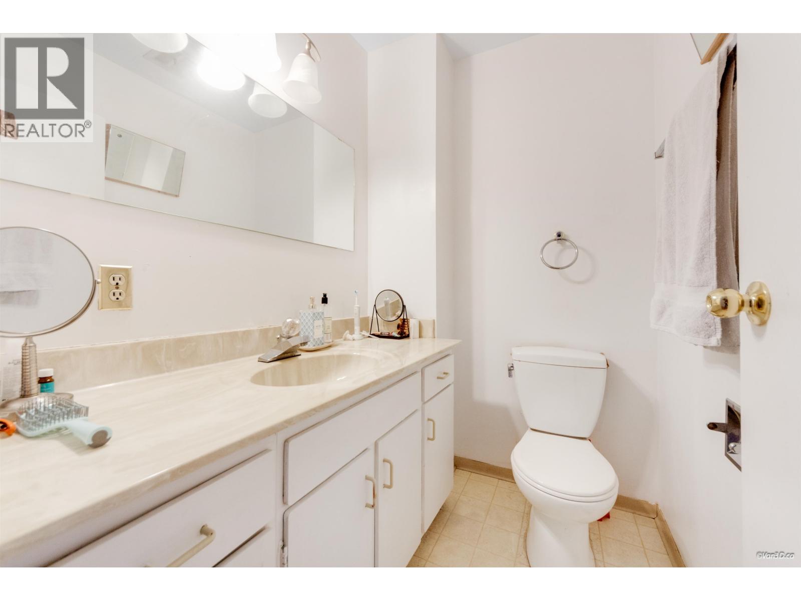 6884 Bromley Court, Burnaby, British Columbia  V5B 4R4 - Photo 15 - R3118915