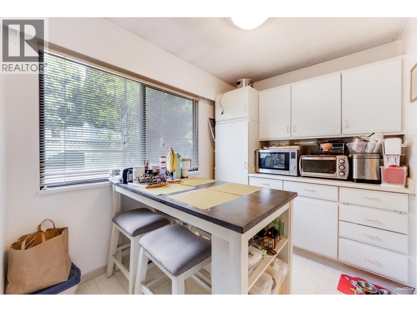 6884 Bromley Court, Burnaby, British Columbia  V5B 4R4 - Photo 10 - R3118915