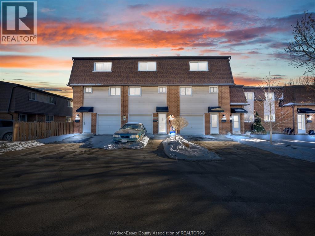 6312 THORNBERRY, Windsor, Ontario