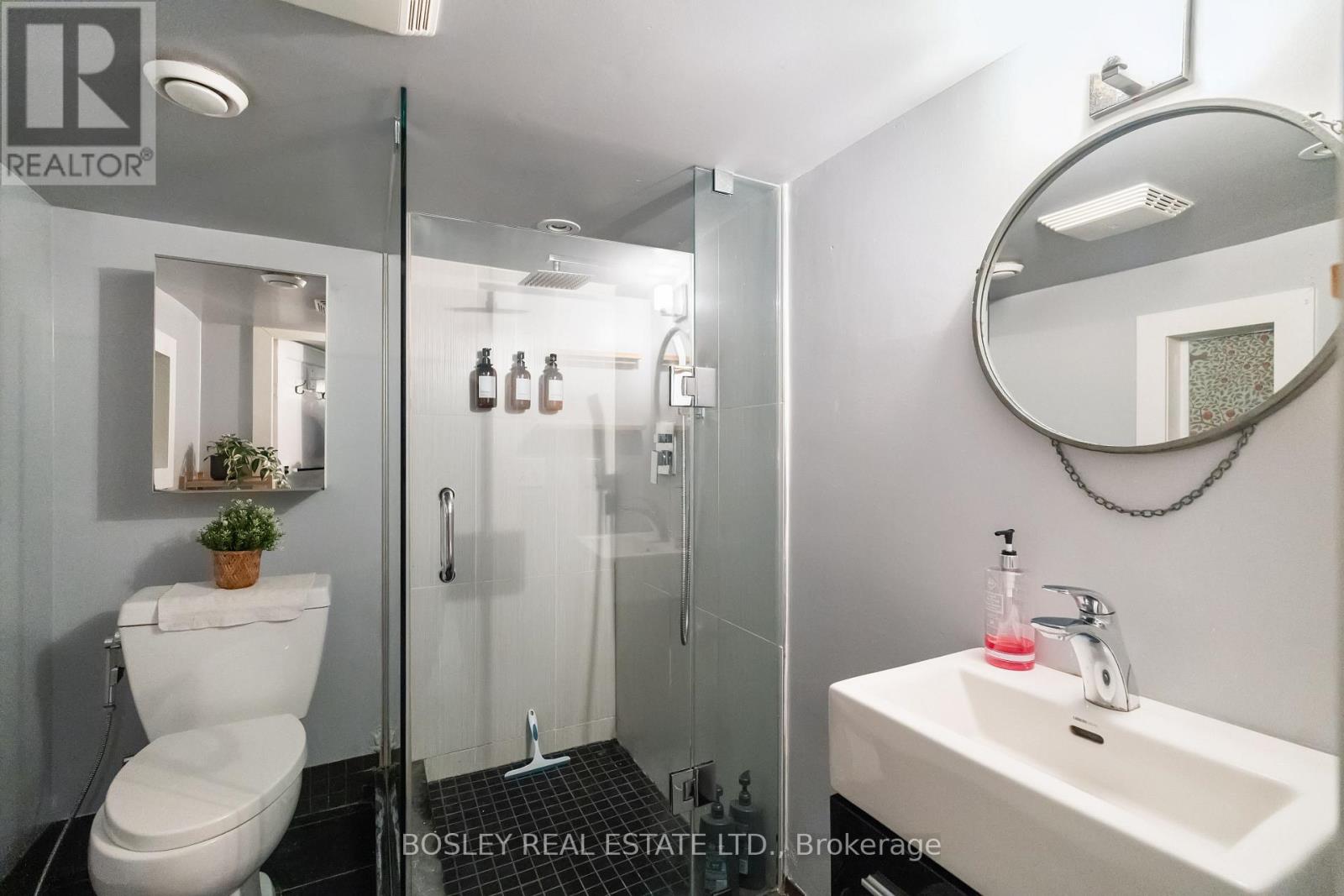 231 Chisholm Avenue, Toronto, Ontario  M4C 4V9 - Photo 23 - E13085304