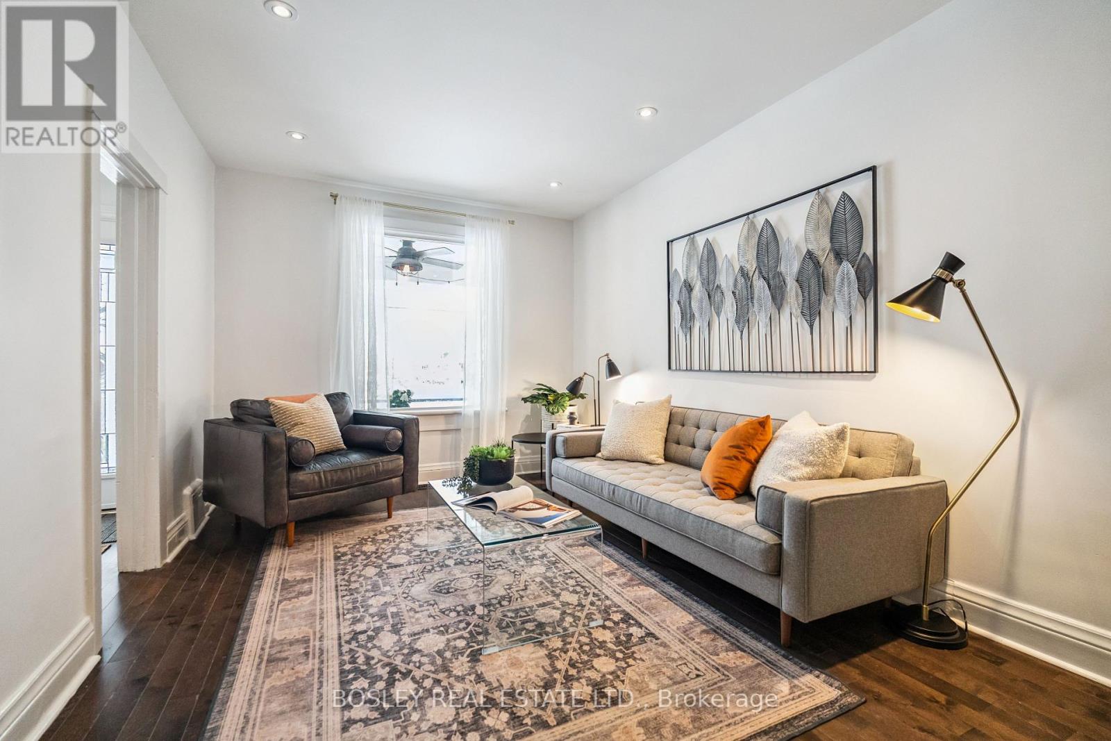 231 Chisholm Avenue, Toronto, Ontario  M4C 4V9 - Photo 4 - E13085304