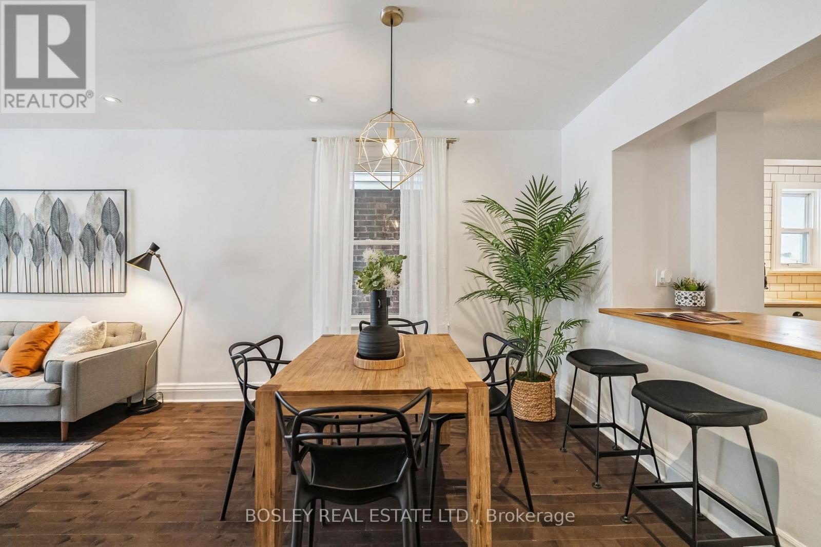 231 Chisholm Avenue, Toronto, Ontario  M4C 4V9 - Photo 6 - E13085304
