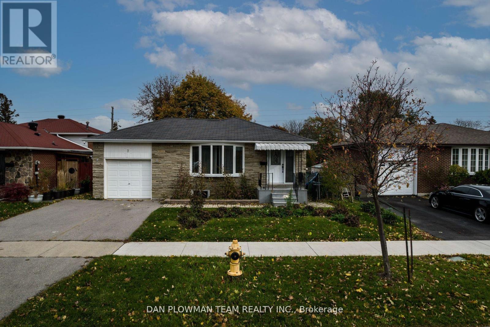 7 BERKHAM ROAD, Toronto, Ontario