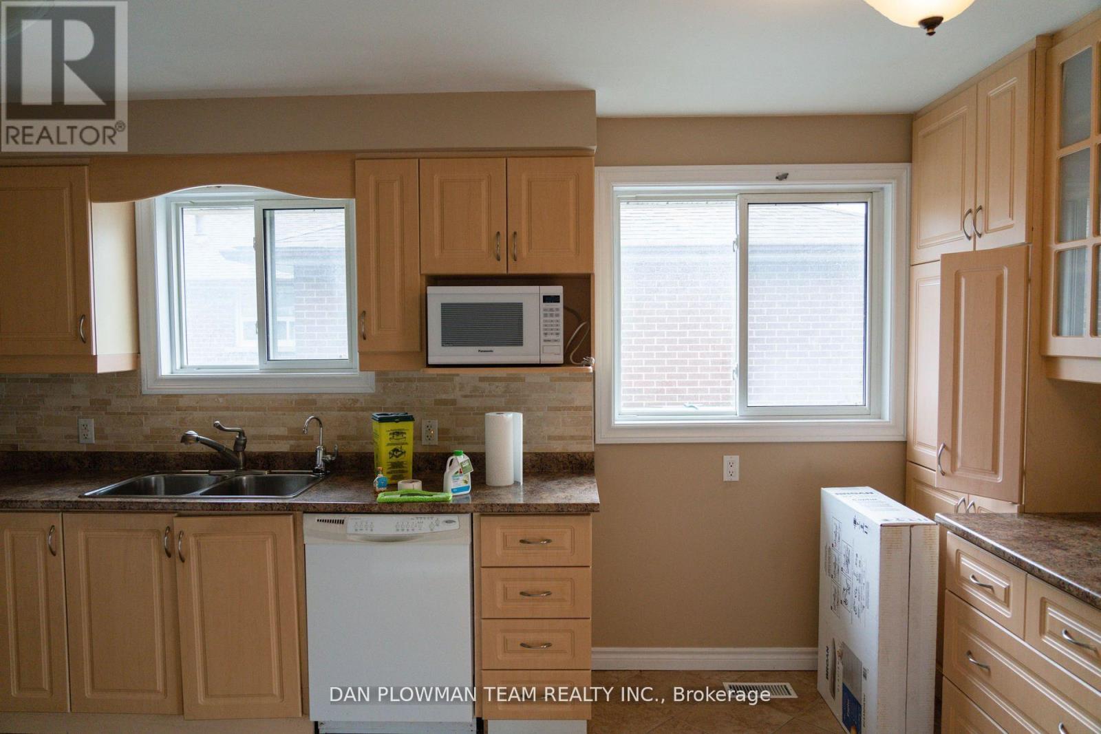 7 Berkham Road, Toronto, Ontario  M1H 2T1 - Photo 7 - E13085306