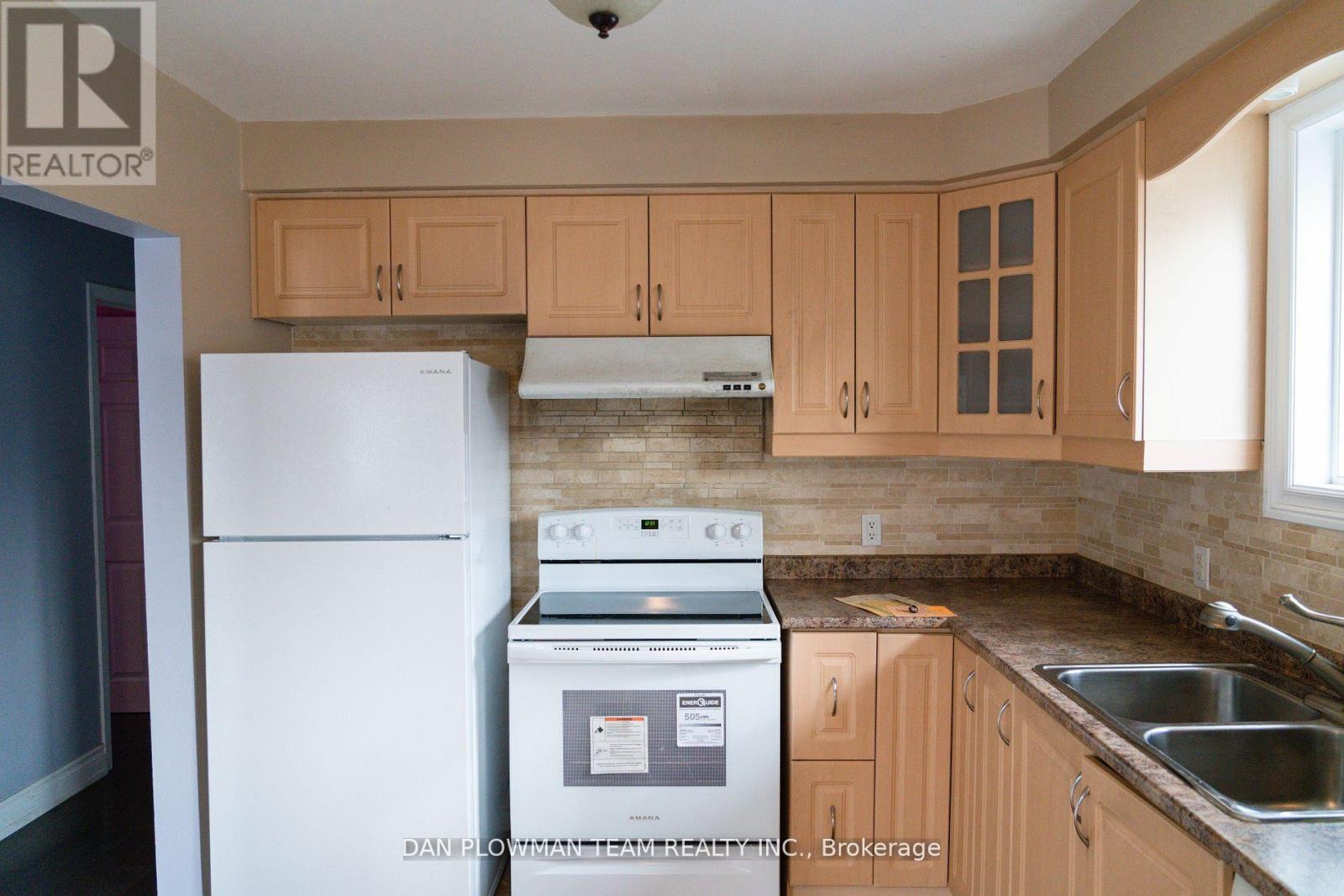 7 Berkham Road, Toronto, Ontario  M1H 2T1 - Photo 9 - E13085306