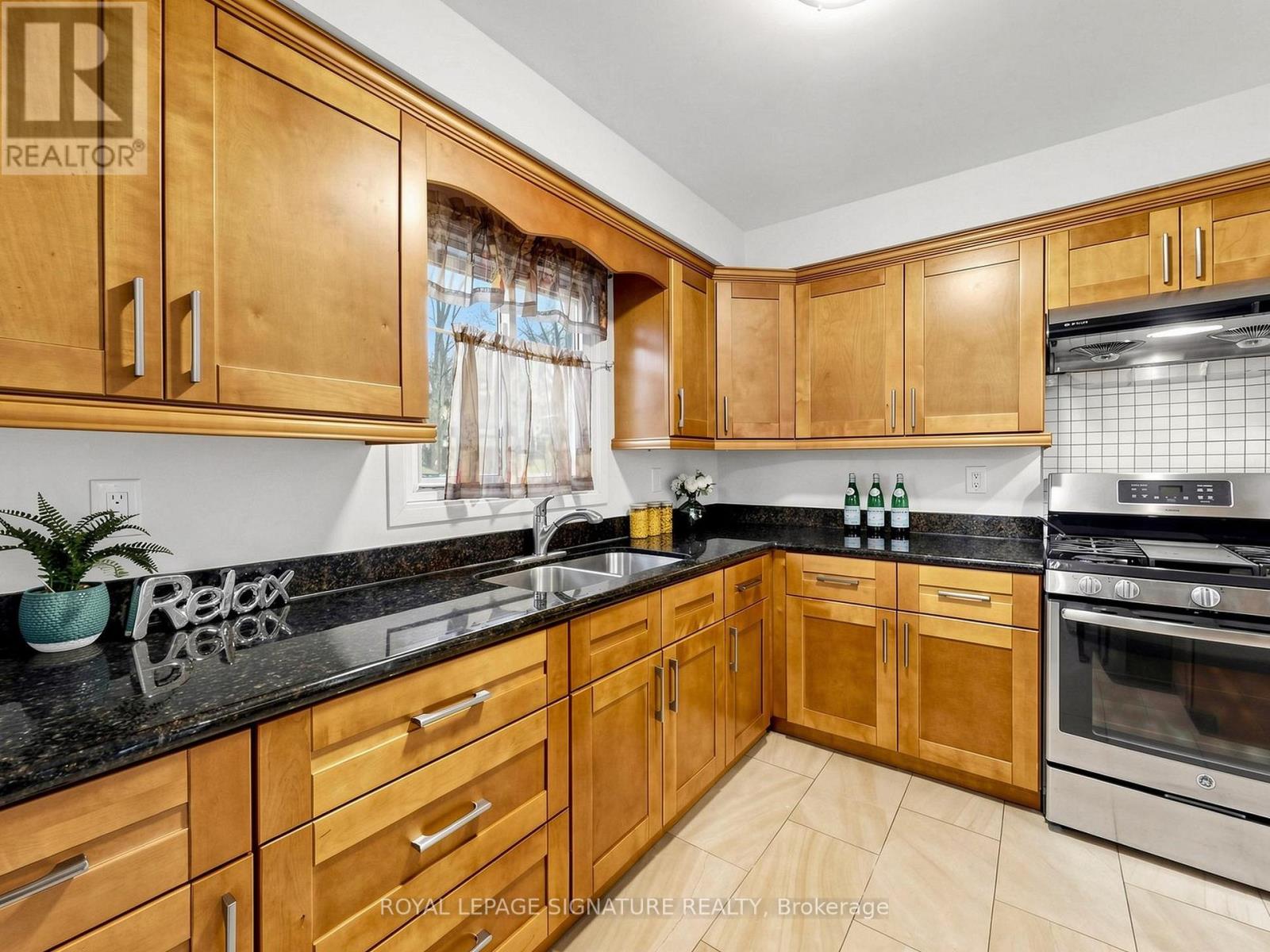 89 Ravenscroft Road, Ajax, Ontario  L1T 1W6 - Photo 19 - E13085316