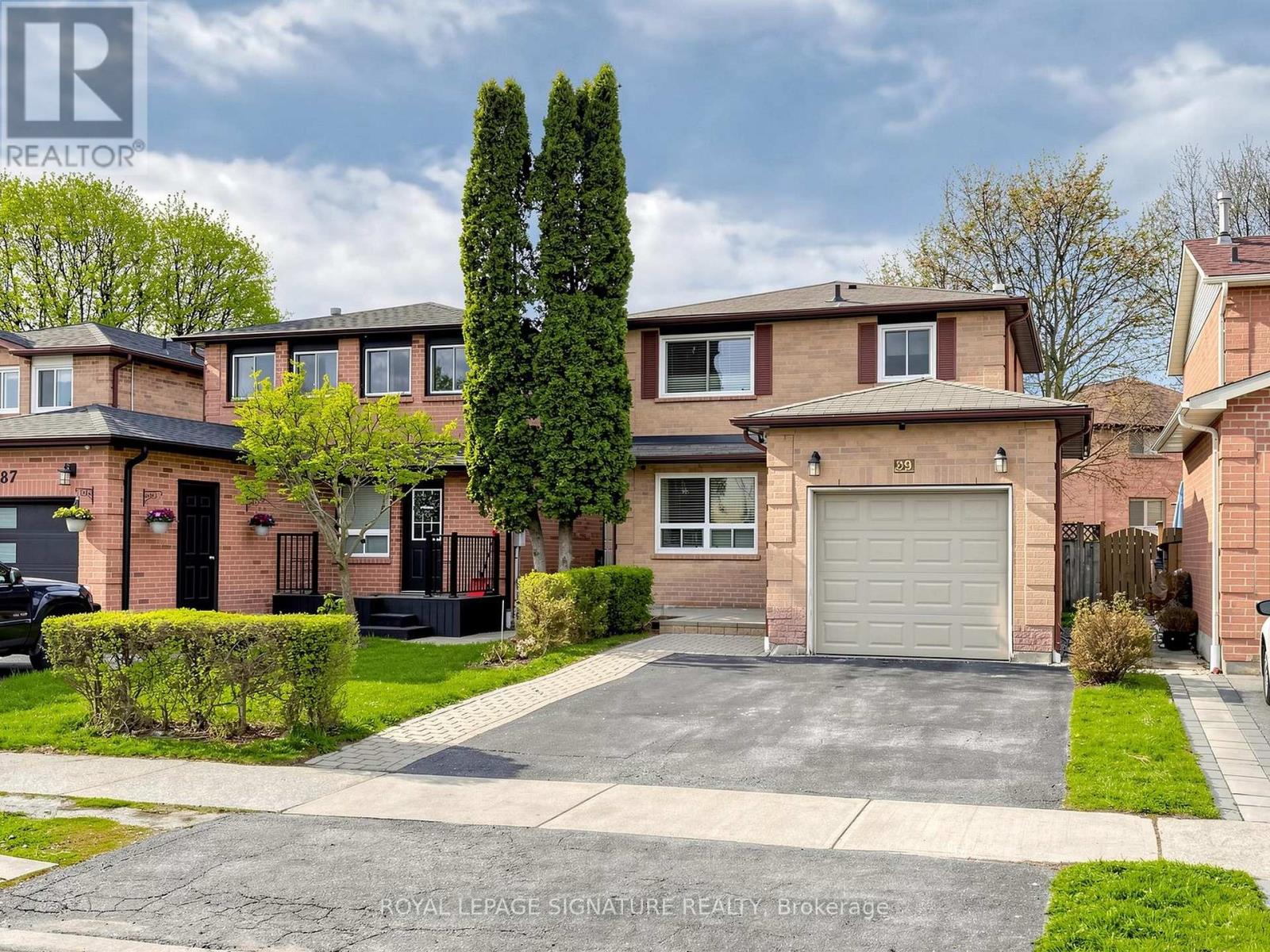 89 Ravenscroft Road, Ajax, Ontario  L1T 1W6 - Photo 4 - E13085316