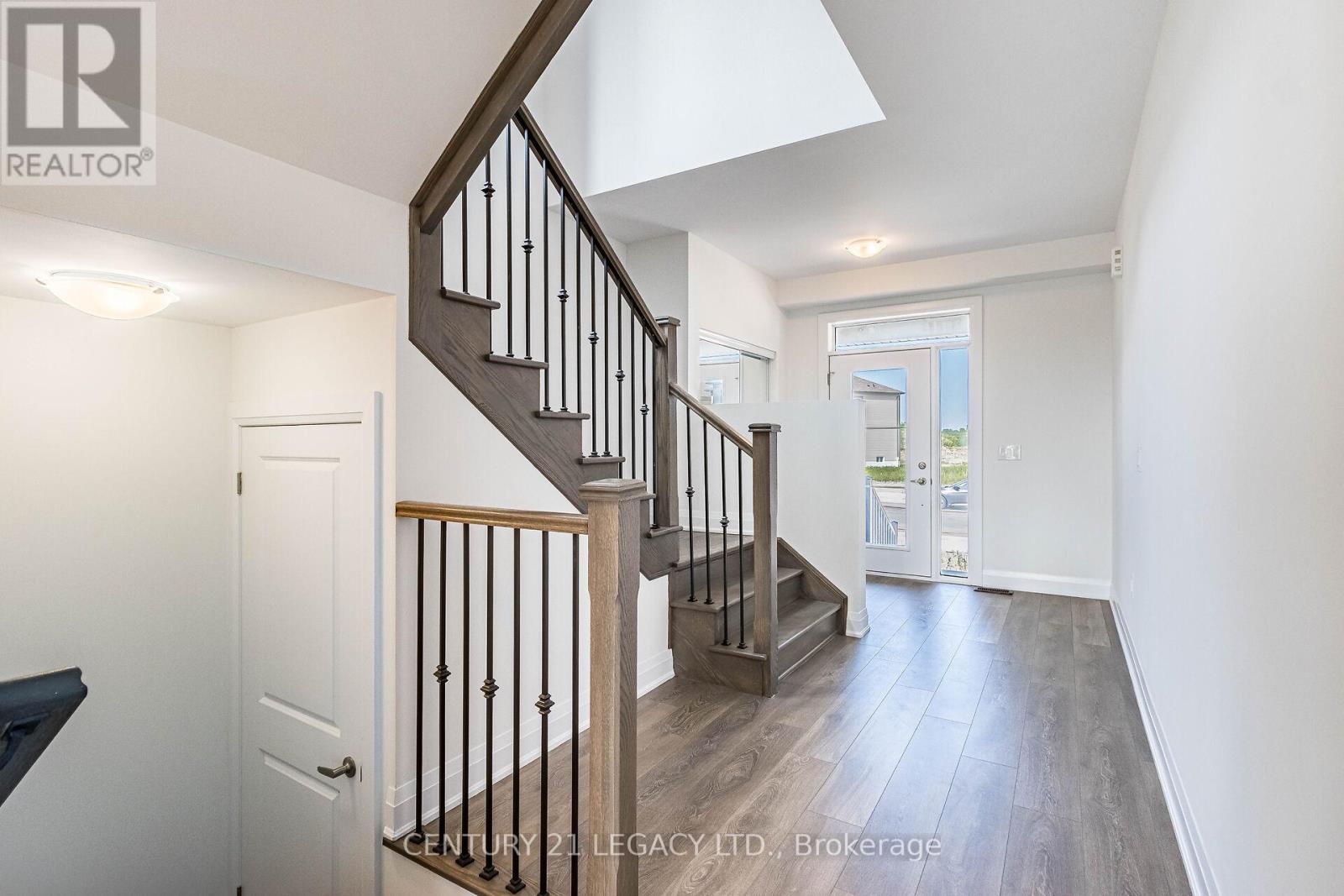 30 Union Boulevard, Wasaga Beach, Ontario  L9Z 0M5 - Photo 3 - S13085182
