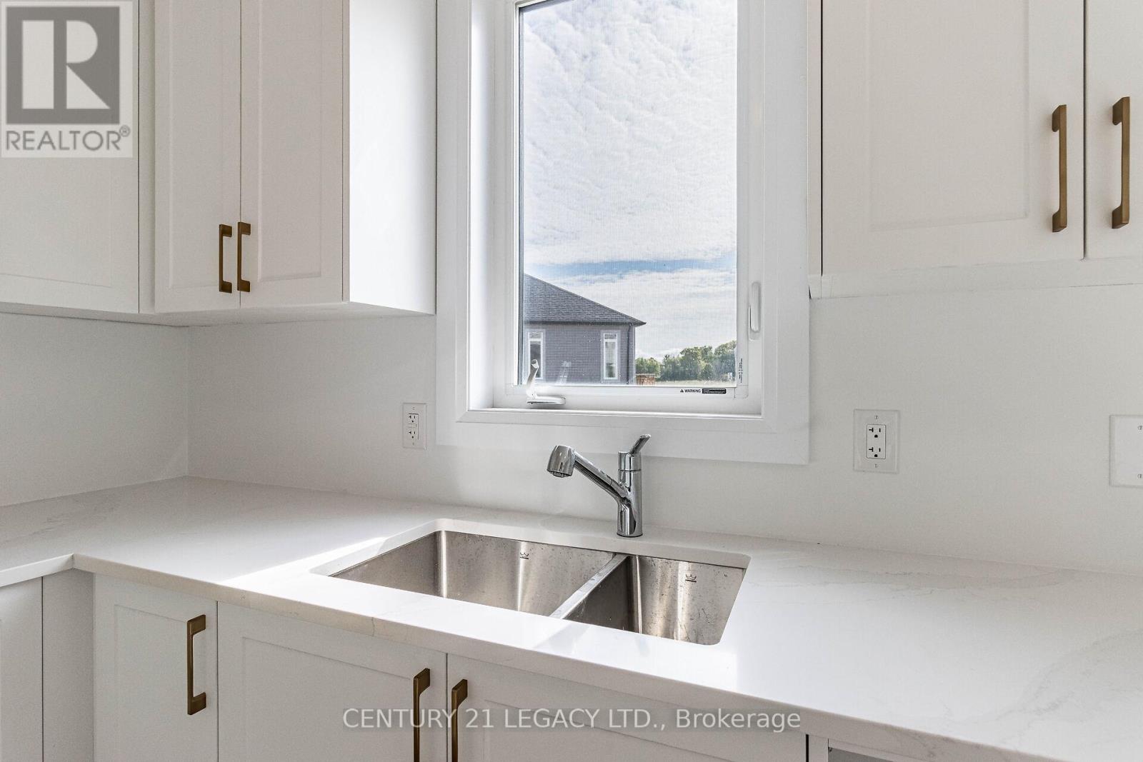30 Union Boulevard, Wasaga Beach, Ontario  L9Z 0M5 - Photo 9 - S13085182