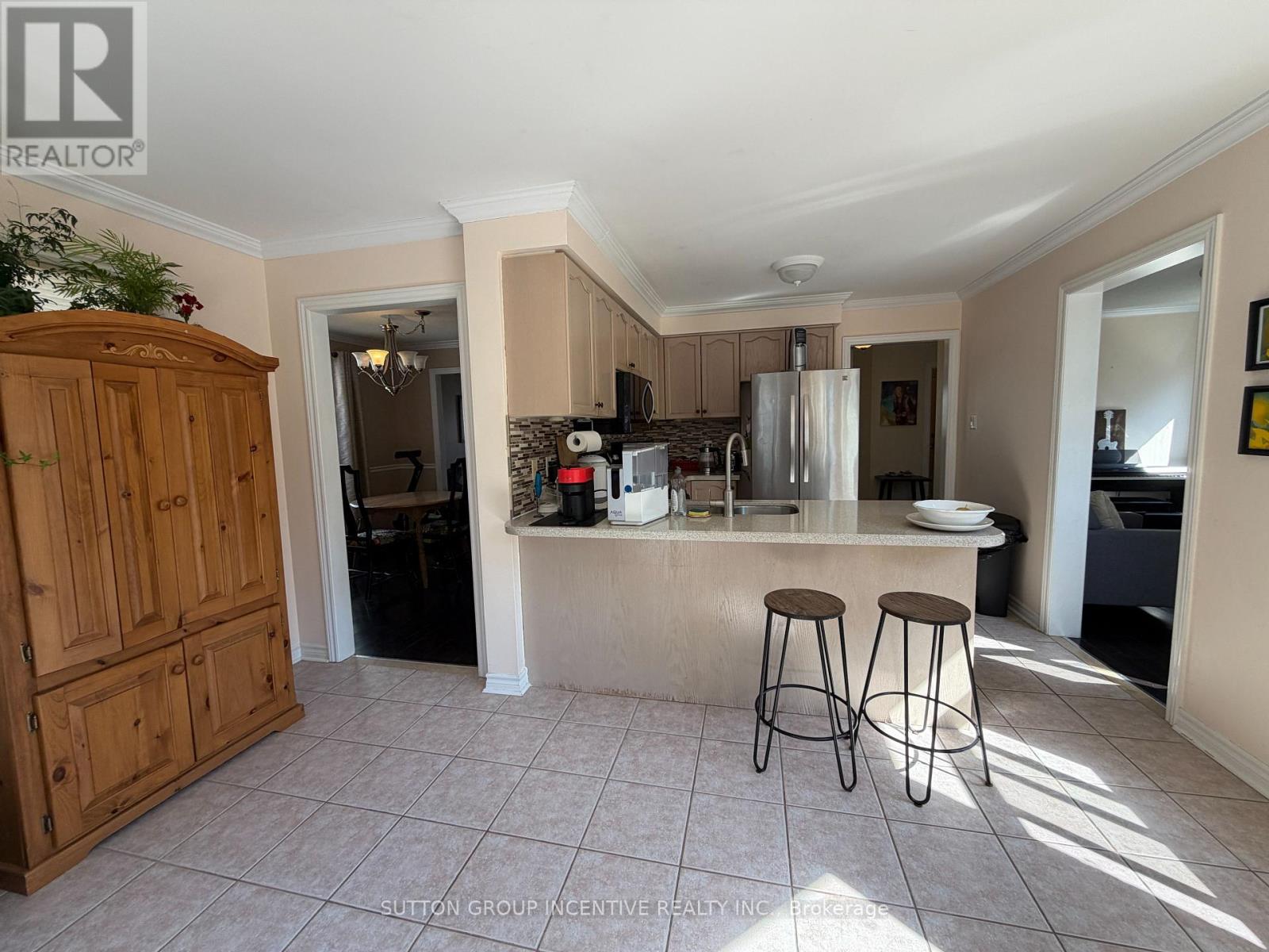 49 Shaina Court, Barrie, Ontario  L4N 9S7 - Photo 14 - S13085218