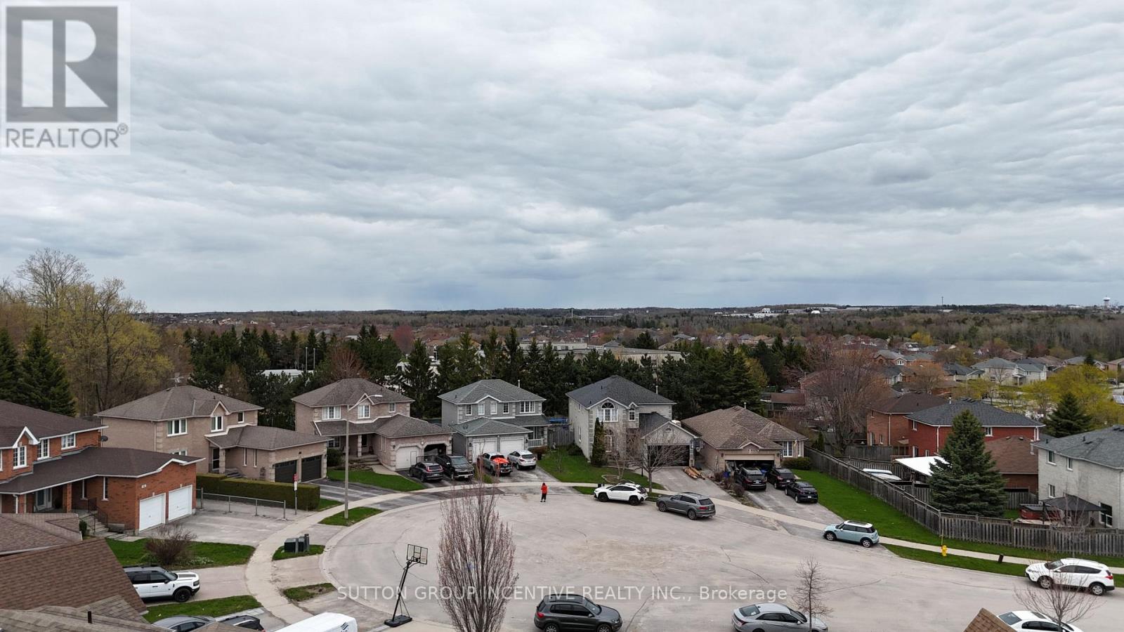 49 Shaina Court, Barrie, Ontario  L4N 9S7 - Photo 4 - S13085218