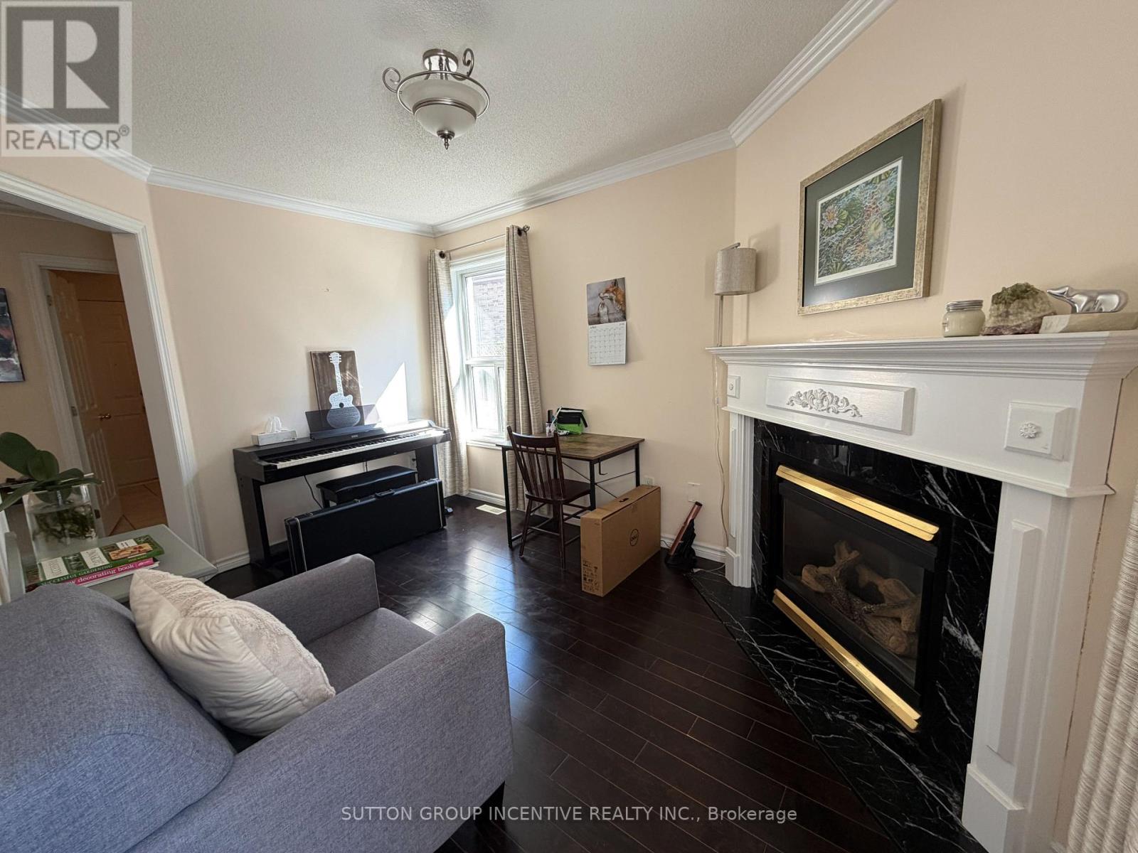 49 Shaina Court, Barrie, Ontario  L4N 9S7 - Photo 9 - S13085218