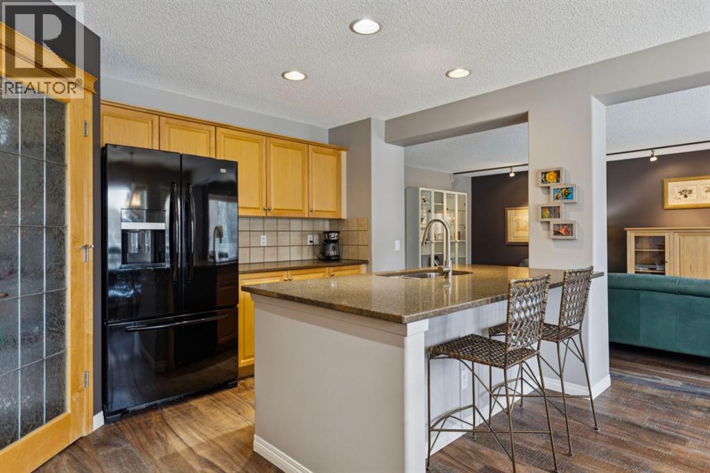65 Cougarstone Terrace SW, Calgary, Alberta  T3H 5A1 - Photo 9 - A2307925