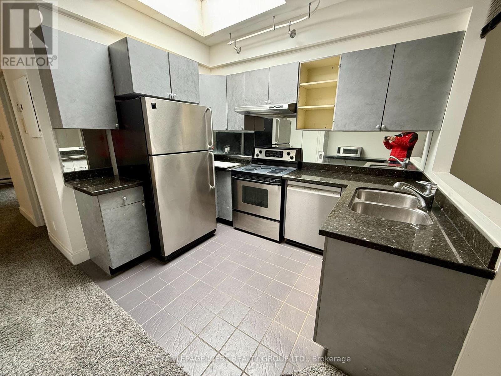 3 - 261 Queen Street W, Toronto, Ontario  M5V 1Z4 - Photo 8 - C13070844