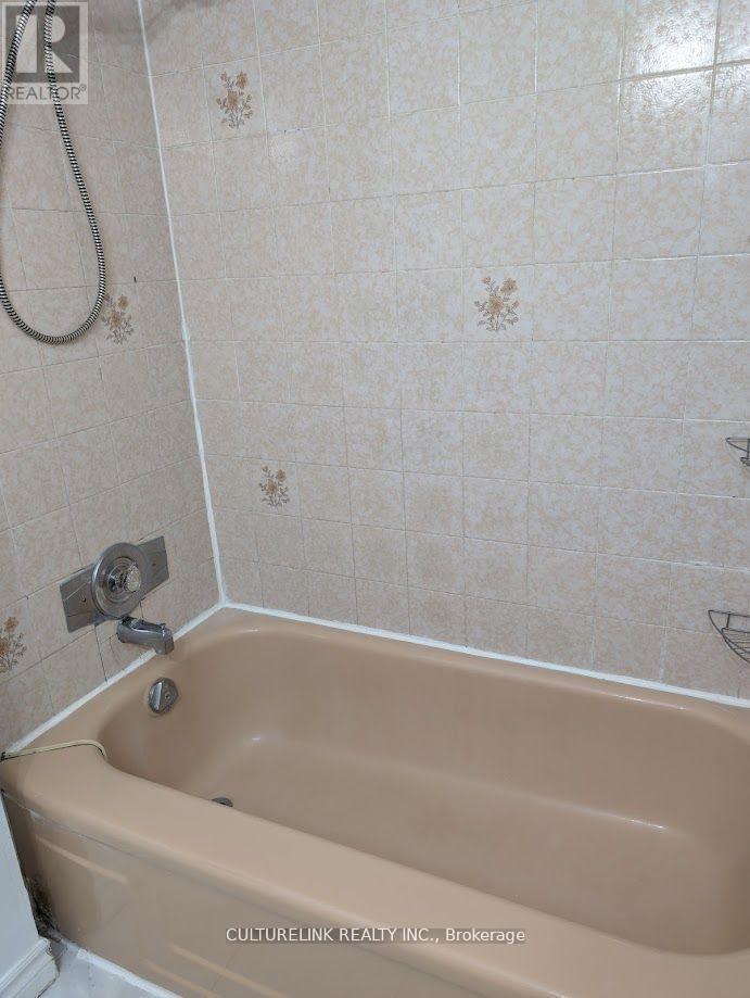Main Floor - 998 Willowdale Avenue, Toronto, Ontario  M2M 3C7 - Photo 10 - C13084784