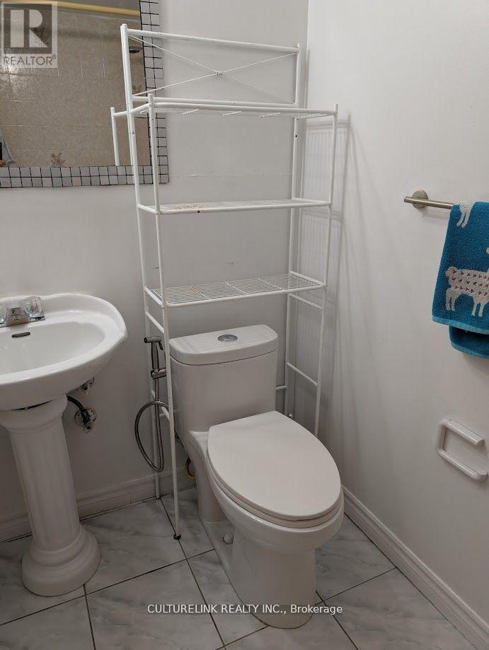 Main Floor - 998 Willowdale Avenue, Toronto, Ontario  M2M 3C7 - Photo 11 - C13084784