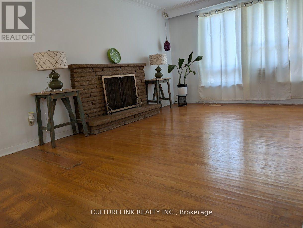 Main Floor - 998 Willowdale Avenue, Toronto, Ontario  M2M 3C7 - Photo 3 - C13084784