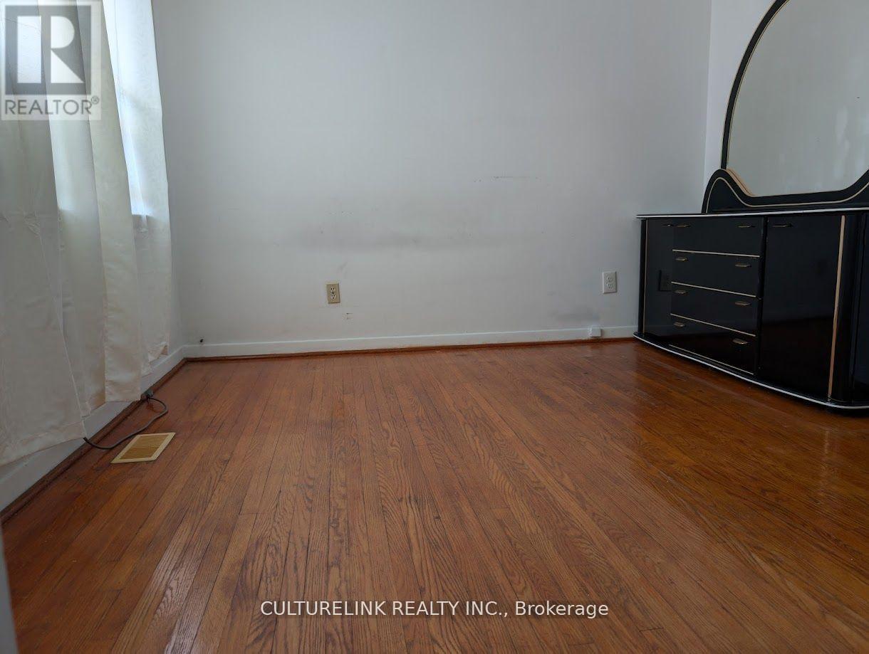 Main Floor - 998 Willowdale Avenue, Toronto, Ontario  M2M 3C7 - Photo 7 - C13084784