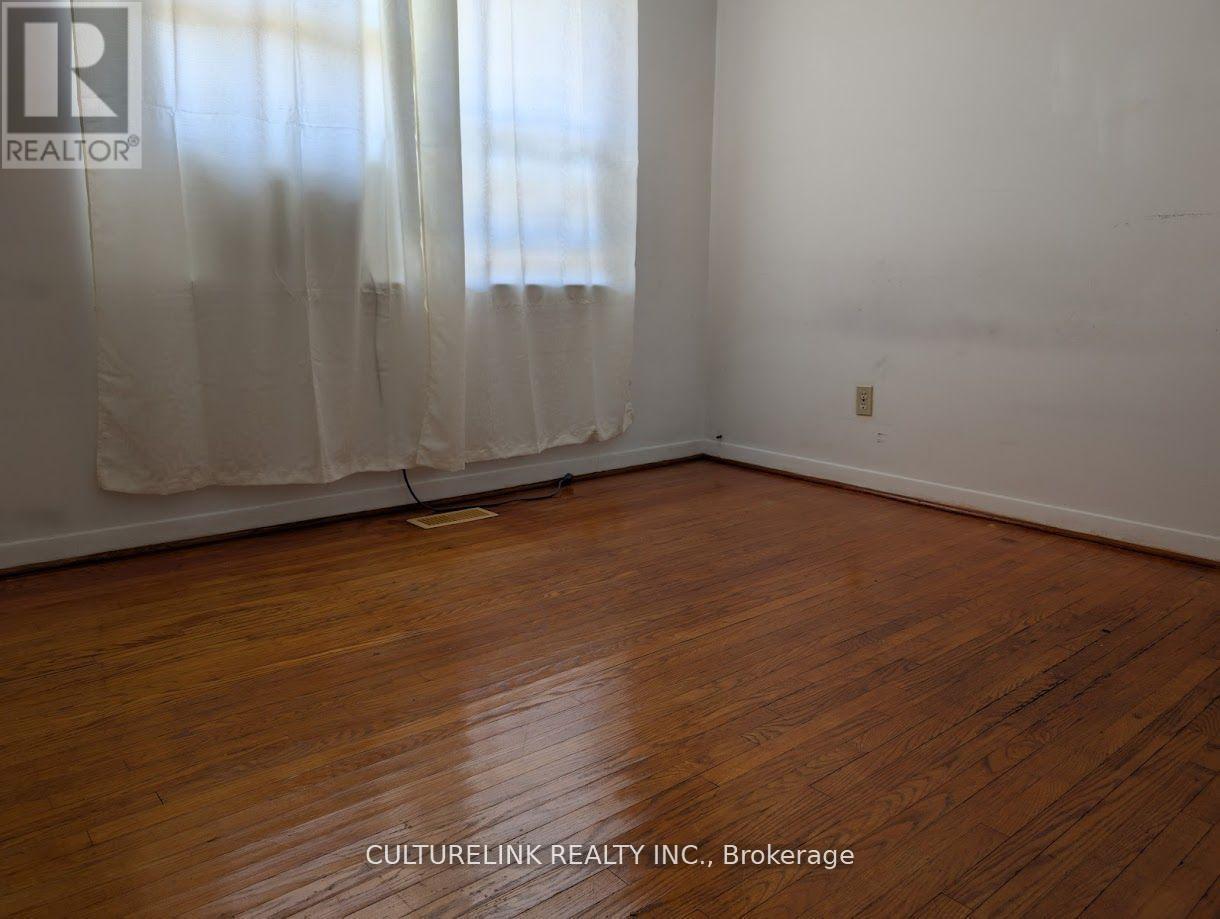Main Floor - 998 Willowdale Avenue, Toronto, Ontario  M2M 3C7 - Photo 6 - C13084784