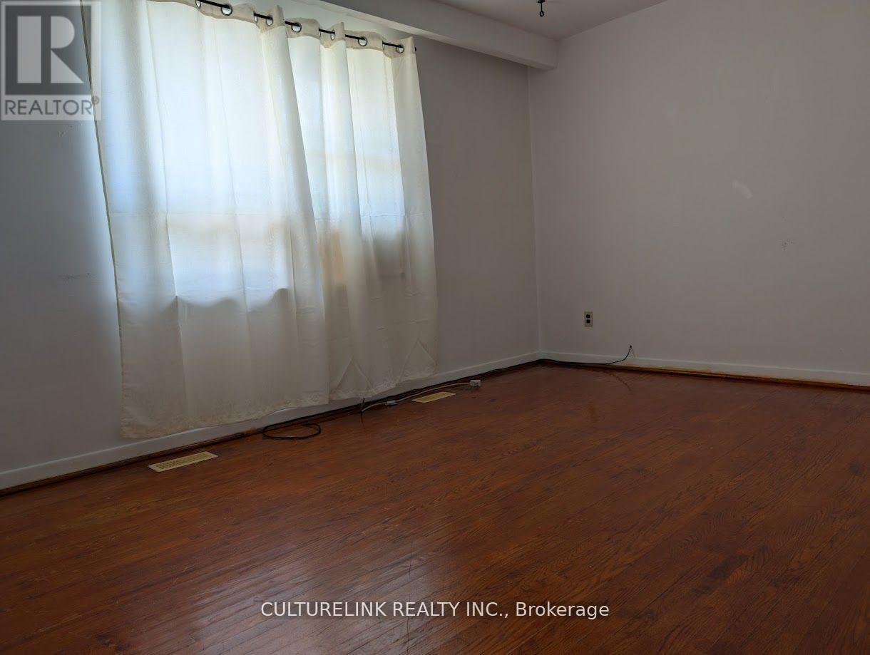 Main Floor - 998 Willowdale Avenue, Toronto, Ontario  M2M 3C7 - Photo 8 - C13084784