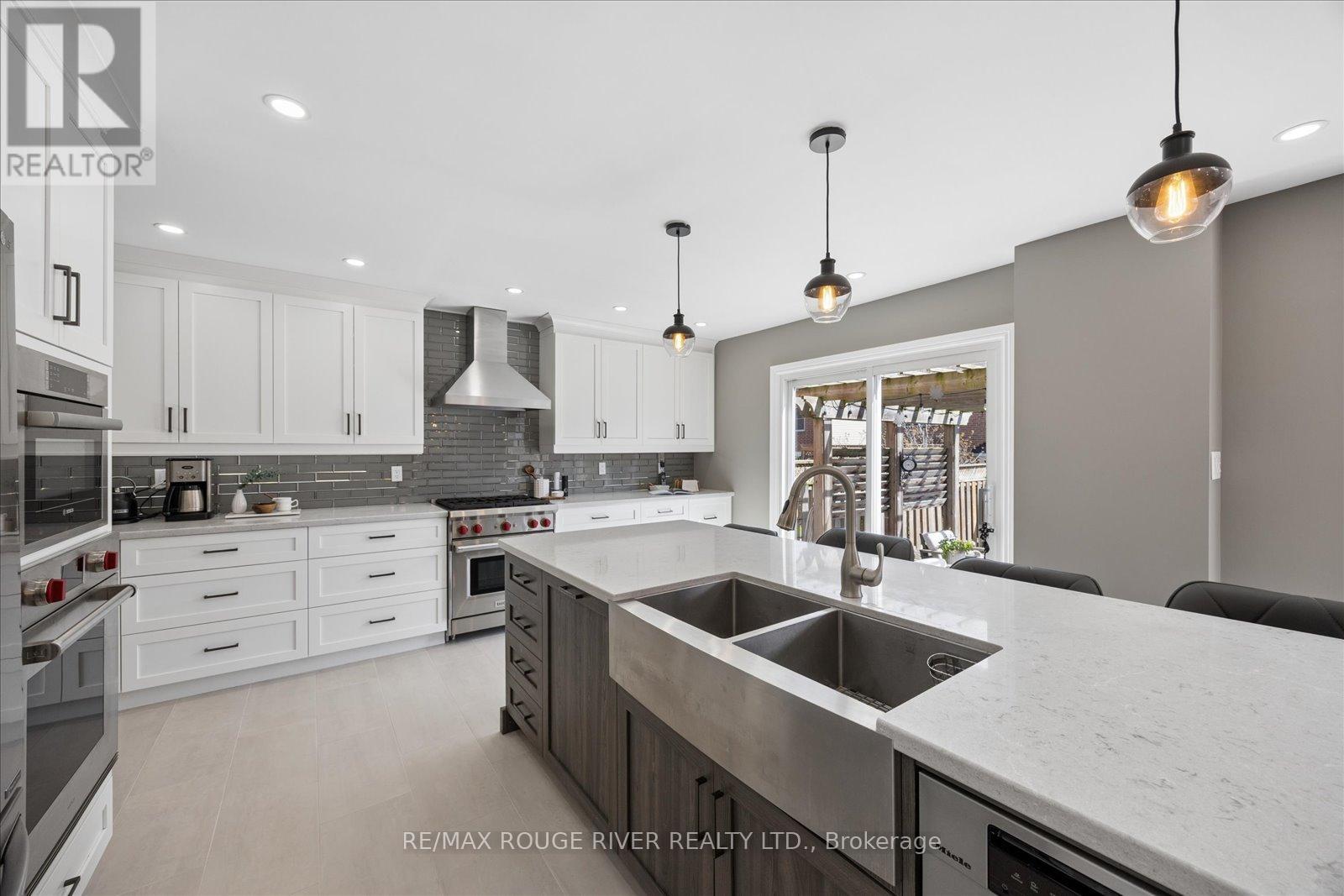 1014 Redbird Crescent, Pickering, Ontario  L1V 5K3 - Photo 11 - E13082688