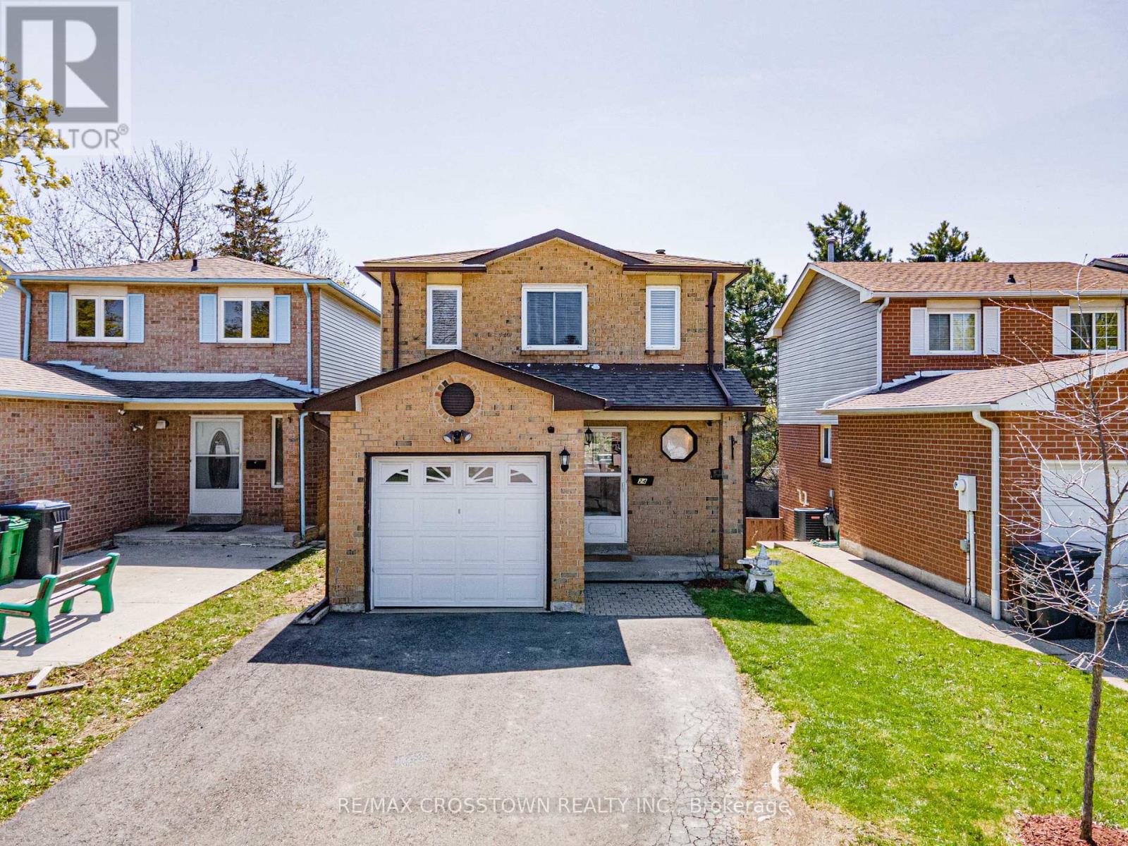 24 Cassander Crescent, Brampton, Ontario  L6Z 1Z2 - Photo 2 - W13085224