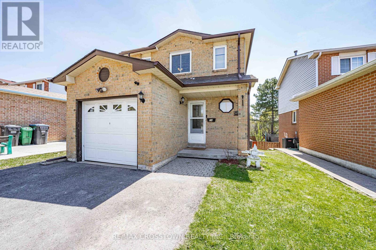 24 Cassander Crescent, Brampton, Ontario  L6Z 1Z2 - Photo 3 - W13085224