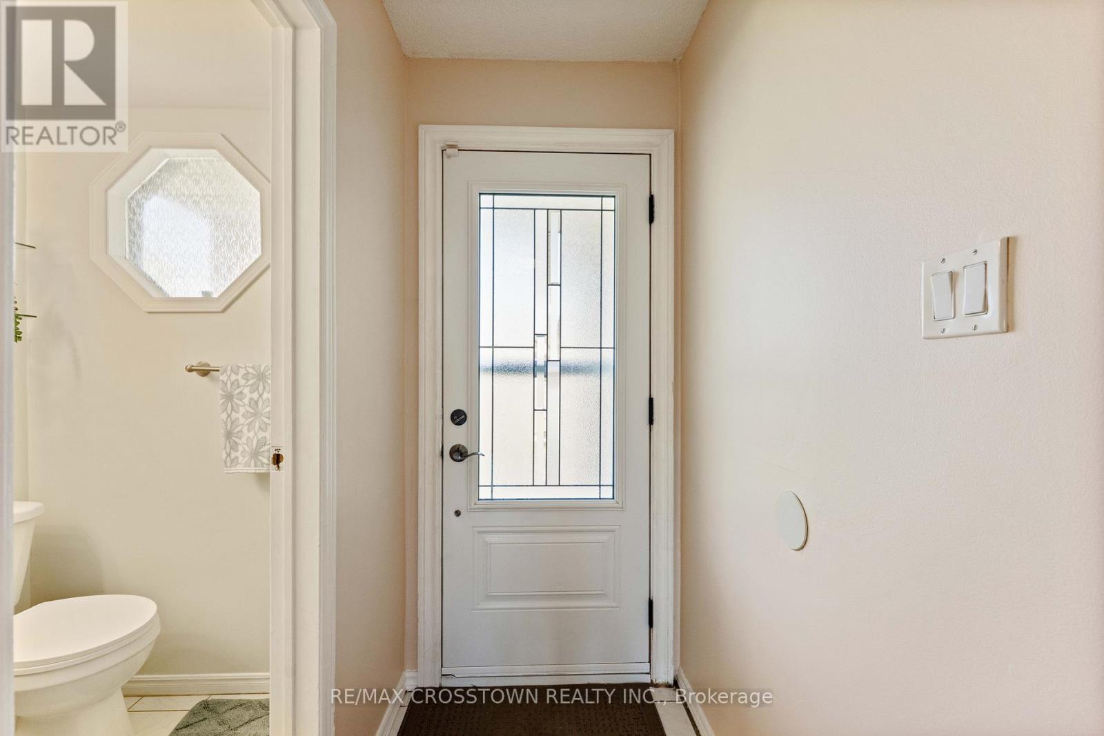 24 Cassander Crescent, Brampton, Ontario  L6Z 1Z2 - Photo 7 - W13085224