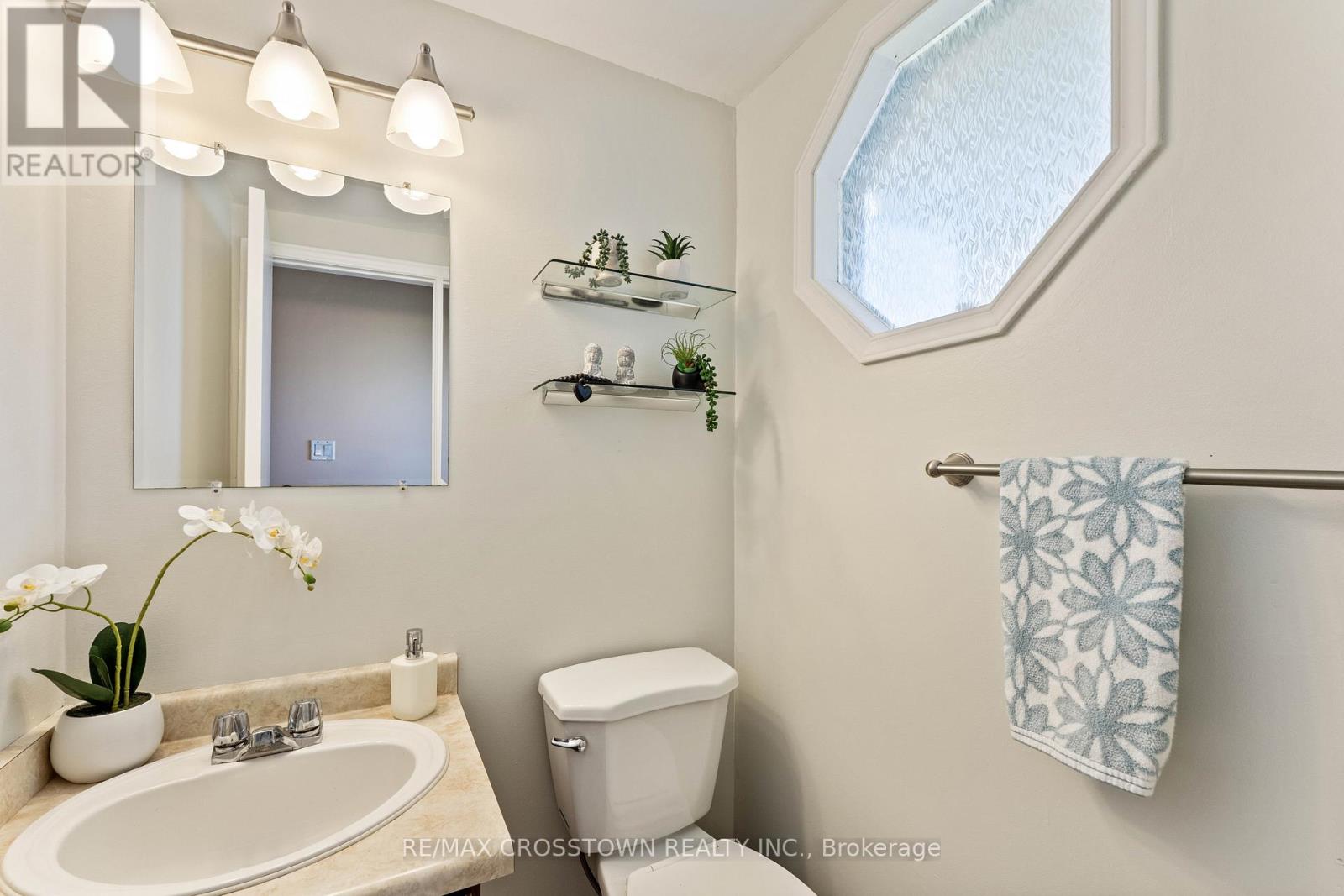 24 Cassander Crescent, Brampton, Ontario  L6Z 1Z2 - Photo 8 - W13085224