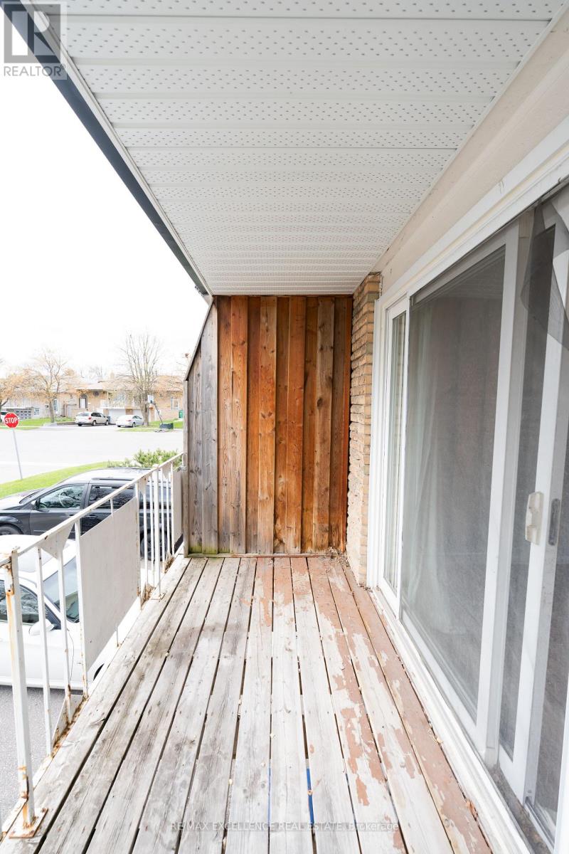 144 Abell Drive, Brampton, Ontario  L6V 2Z8 - Photo 6 - W13085262