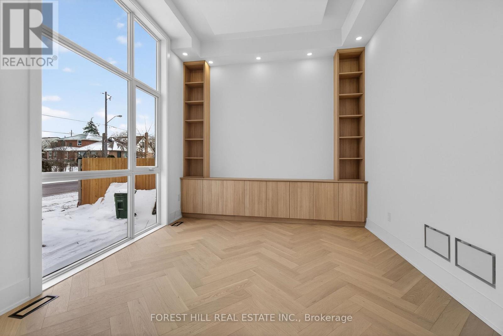 53 Celt Avenue, Toronto, Ontario  M6A 1H2 - Photo 5 - W13085308
